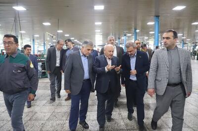 صنایع مادر به سمت استفاده از پنل‌های خورشیدی حرکت کنند