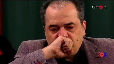 اشک‌های پیمان یوسفی بعد از کادو جالب برنامه ۱۰۰۱
