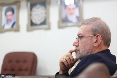 علی لاریجانی: برای فهم هویت انقلاب باید به فکر امام توجه کرد