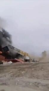 فیلم / دکل حفاری در پوروفسکی سقوط کرد و ۳ زخمی برجا گذاشت
