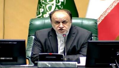 حاجی‌بابایی: دولت در تغییر ساعت مدارس تجدیدنظر کند