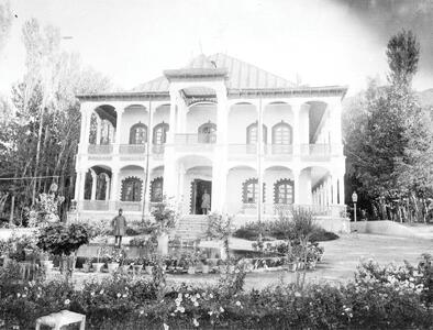 رسم عجیبی که در تهران اجرا می شد (+عکس)