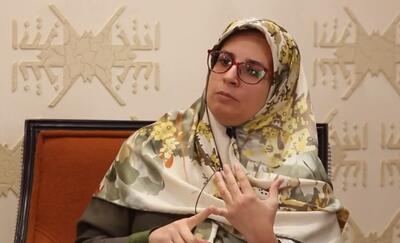 ویدیو / بهاره آروین: قانون حجاب نه امکان پذیر است نه مطلوب که ممکن شود، یعنی نه اجراش امکان پذیر است نه مطلوب است که اجرا شود / امکانپذیر نیست چون قوانین، فرهنگ سازی نمی کند  / اشتباه هم است که دولت فکر می کند من قانون می گذارم و این فرهنگ می شود