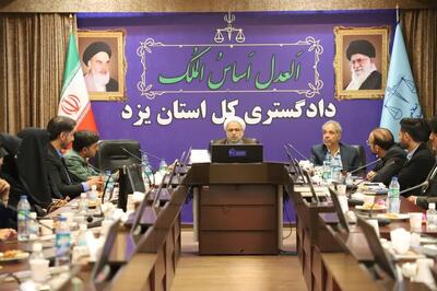مبارزه با فساد در کشور هزینه سنگینی دارد/ آمارهای غیر واقعی بلای جان تولید و صنعت کشور