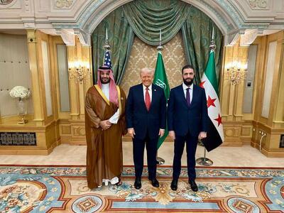 ترامپ با یک تروریست دست داد + عکس