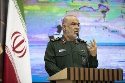 امدادگران در میان امواج آتش دفاع مقدس به یاری رزمندگان می‌شتافتند