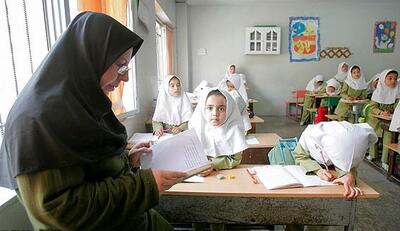مهاجرانی: تغییر ساعت مدارس با همین روال پیش خواهد رفت