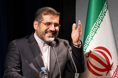 روزنامه جمهوری اسلامی: وزیر ارشاد دولت سیزدهم ادعا کرده بخشی از بدن ابراهیم رئیسی همچنان در محل سقوط هلی‌کوپتر است / ممکن است ادعای اسماعیلی برای توجیه ایجاد گنبد و بارگاه در این محدوده حفاظت شده باشد