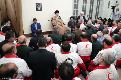 رهبر انقلاب اسلامی: امدادگران ما مظهر صفات انسانی و انسان‌دوستی هستند