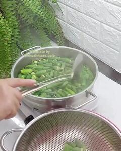 بدون استفاده از روغن بامیه را یک سال داخل فریزر سبز نگه دار + فیلم