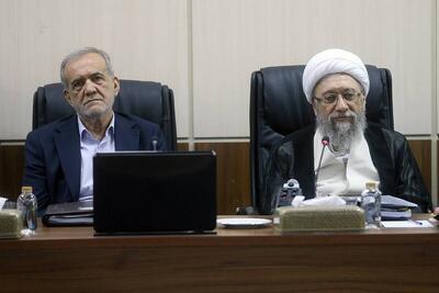 آملی لاریجانی خطاب به پزشکیان: اهانت‌های رئیس جمهور آمریکا علیه ایران را پاسخ دهید