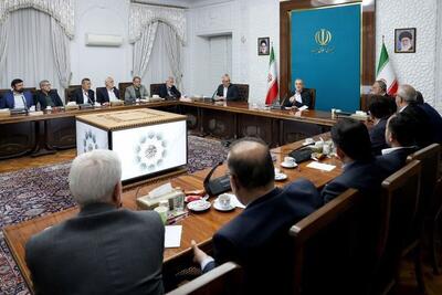 رئیس‌جمهور در نشست با شهرداران کلان‌شهرها: شهرداری‌ها برای ارتقای خدمات خود برنامه تهیه کنند تا اختیارات آنها در چارچوب آن افزایش یابد