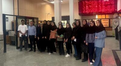 بازدید دانشجویان حسابداری از مرکز بورس کرمانشاه