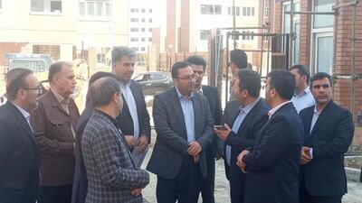 معاون وزیر راه و شهرسازی از طرح‌های نهضت ملی مسکن قم بازدید کرد