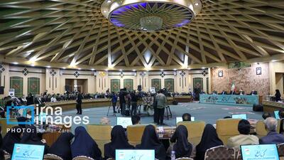 اعتراض یک دانش‌آموز به مافیای کنکور در حضور رییس‌جمهور
