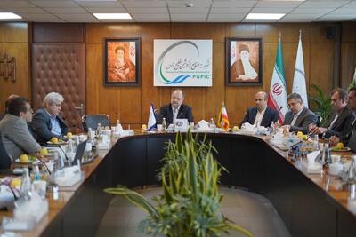 بازدید فعالان بازار سرمایه از پتروشیمی اروند/ غول PVC خاورمیانه، ۱.۳ میلیارد دلار ارزش جایگزینی دارد/ اروند ۲، نقشه راه مطمئن برای افزایش سودآوری اروند