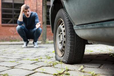 چگونه یک لاستیک پنچر را در ۲ دقیقه تعمیر کنیم؟