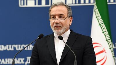 عراقچی: گفت‌و‌گو‌های روز جمعه در سطح معاونین با سه کشور اروپایی، کاملاً جدا از مذاکره با آمریکا است/ مطمئن نیستم که دیدگاه‌های آقای شمخانی به درستی از سوی رسانه آمریکایی منعکس شده باشد