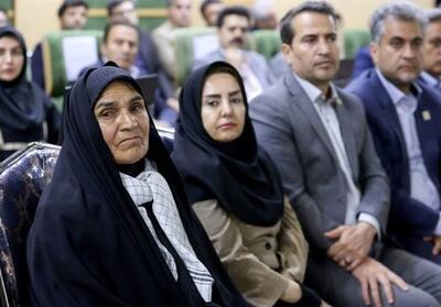 تجلیل رئیس جمهور از شیرزن کرمانشاهی «فرنگیس حیدرپور»
