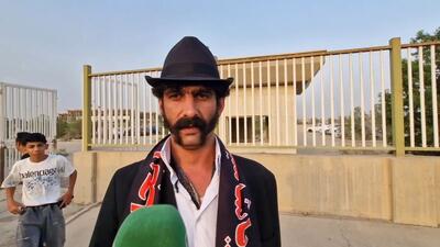 گفت و گو با هوادار تراکتور با ظاهری خاص