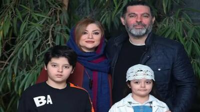 تصویر روز | تیپ و استایل شیک مصطفی کیایی در کنار خانواده در جشنواره فیلم فجر | گلی شی