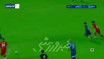 گل دوم تراکتور مقابل استقلال خوزستان
