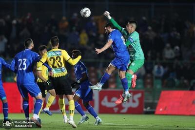 هفته پایانی لیگ برتر فوتبال/ پرسپولیس 0-0 هوادار/ سپاهان 1-1 استقلال تهران (پایان نیمه اول)