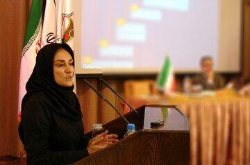 عشق کلمه عربی است اما واژه های فارسی جای آن را نمی‌گیرد