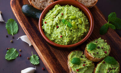 طرز تهیه دیپ باقلا سبز؛ پیش غذای خوشمزه و ساده