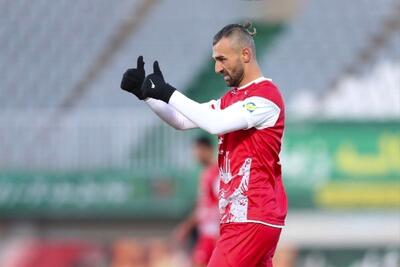 برخورد ضربه سر زیبای سردار دورسون به تیرک دروازه (پرسپولیس ۰-۰ هوادار) - پارس فوتبال