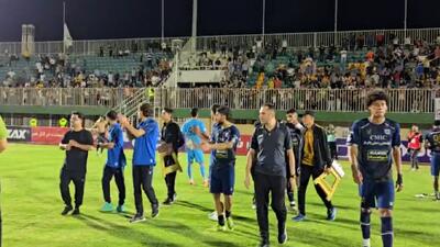 با وجود شکست، هواداران چادرملو این تیم را تشویق کردند - پارس فوتبال