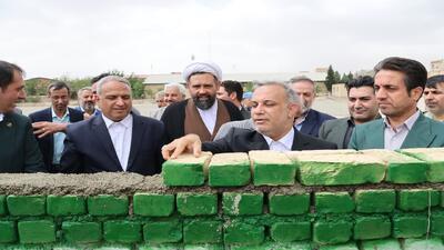 فرماندار بهارستان: ۱۲۰ مدرسه طی سه سال ساخته می شود