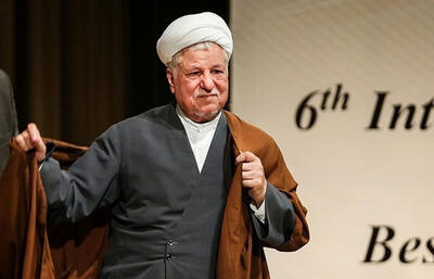 خاطرات هاشمی؛ تا عصر مطالعه‌ کردم و از استخر استفاده نمودم