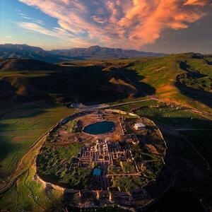 تخت سلیمان، یکی از شگفت‌انگیزترین بناهای ثبت شده ایران