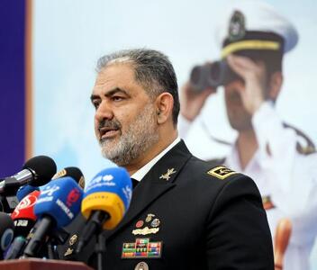 دریادار ایرانی: نیروی دریایی ارتش از سطح راهبردی به  تعیین‌کننده‌  ارتقا پیدا کرده است‌