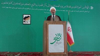 امام جمعه سمنان: هدف رییس جمهور آمریکا از سفر به منطقه حل مشکلات اقتصادی خود است