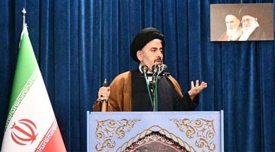 امام جمعه ارومیه: رهبر انقلاب اجازه نخواهد داد دشمن با بهانه رفع تحریم‌ها، افتخار هسته‌ای را از ما بگیرد