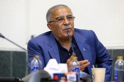 بوسه مدیرعامل پرسپولیس بر سر یک استقلالی!