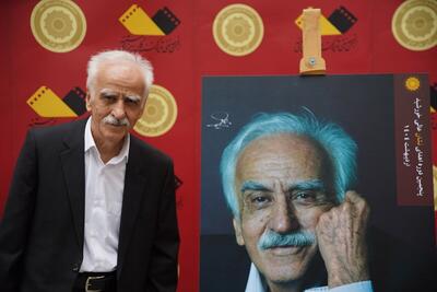مستندسازی از تبار دودچراغ خورده‌ها، نشان عالی خورشید را دریافت کرد/ در نکوداشت محمد تهامی‌نژاد چه گذشت؟