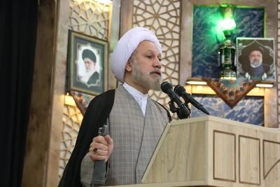 امام جمعه شیراز: آمریکا شکست خورده و  پول ندارد