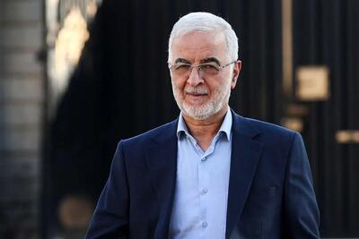 وزیر کشور: حدود ۲ میلیون تبعه غیرمجاز [در کشور] داریم / این اتباع فرصت‌های زیاد شغلی را گرفته‌اند و یارانه های زیادی نیز در شرایط کنونی کشور صرف آنان می شود / واقعا ایران امکان پذیرش این همه مهمان را ندارد / حضور اتباع غیرمجاز در کرمان بیشتر از میانگین کشوری است / اولویت اول ما بازگشت اتباع به کشورشان است