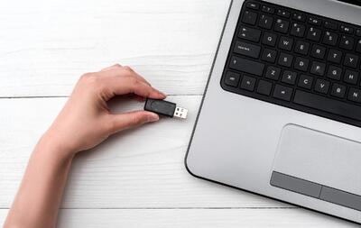 داغ شدن فلش مموری USB؛ چرا این اتفاق می‌افتد و چه باید کرد؟