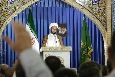 امام جمعه موقت خرم‌آباد: تواضع و مردم داری از ویژگی‌های بارز شهید رییسی بود