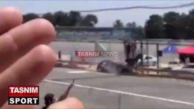 فیلم حادثه دلخراش در پیست آزادی؛ برخورد خودروی مسابقه با عکاس و فیلمبردار!