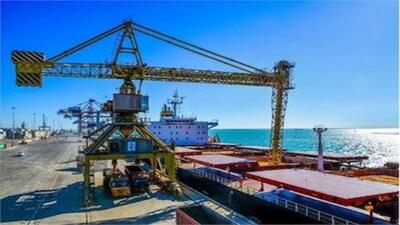 کشتی حامل ۱۹ هزار تن روغن وارداتی در بندر امام خمینی(ره) پهلو گرفت