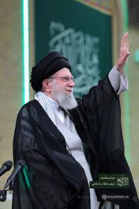 عکس/ رهبر انقلاب هنگام ورود به حسینیه امام خمینی(ره) برای دیدار با معلمان