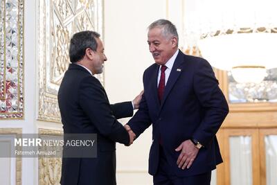 عکس/ دیدار عراقچی با دبیر شورای عالی امنیت ملی ارمنستان و وزیر امور خارجه تاجیکستان
