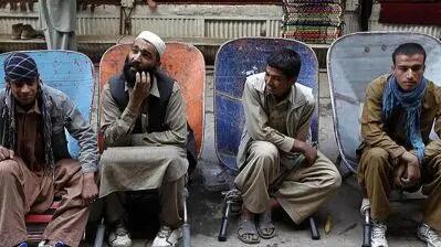 نان کارگر ایرانی سر سفره افغانی ها