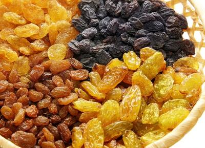 ۲۱ دانه جادویی؛ چرا باید هر روز مویز بخوریم؟
