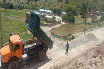 شتاب در ساخت جاده روستای دژکوه سوق؛ بازگشت امید به دل روستا